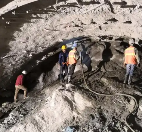 泗阳拱顶带模注浆料的施工流程及注意事项